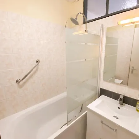 Moderne A Avec Sauna, 57 M² Apartament Rombas